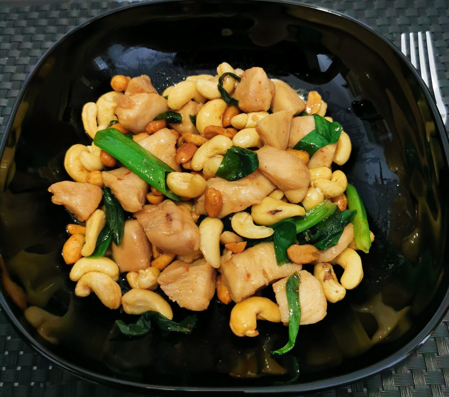 Geflügelpfanne mit Cashwes