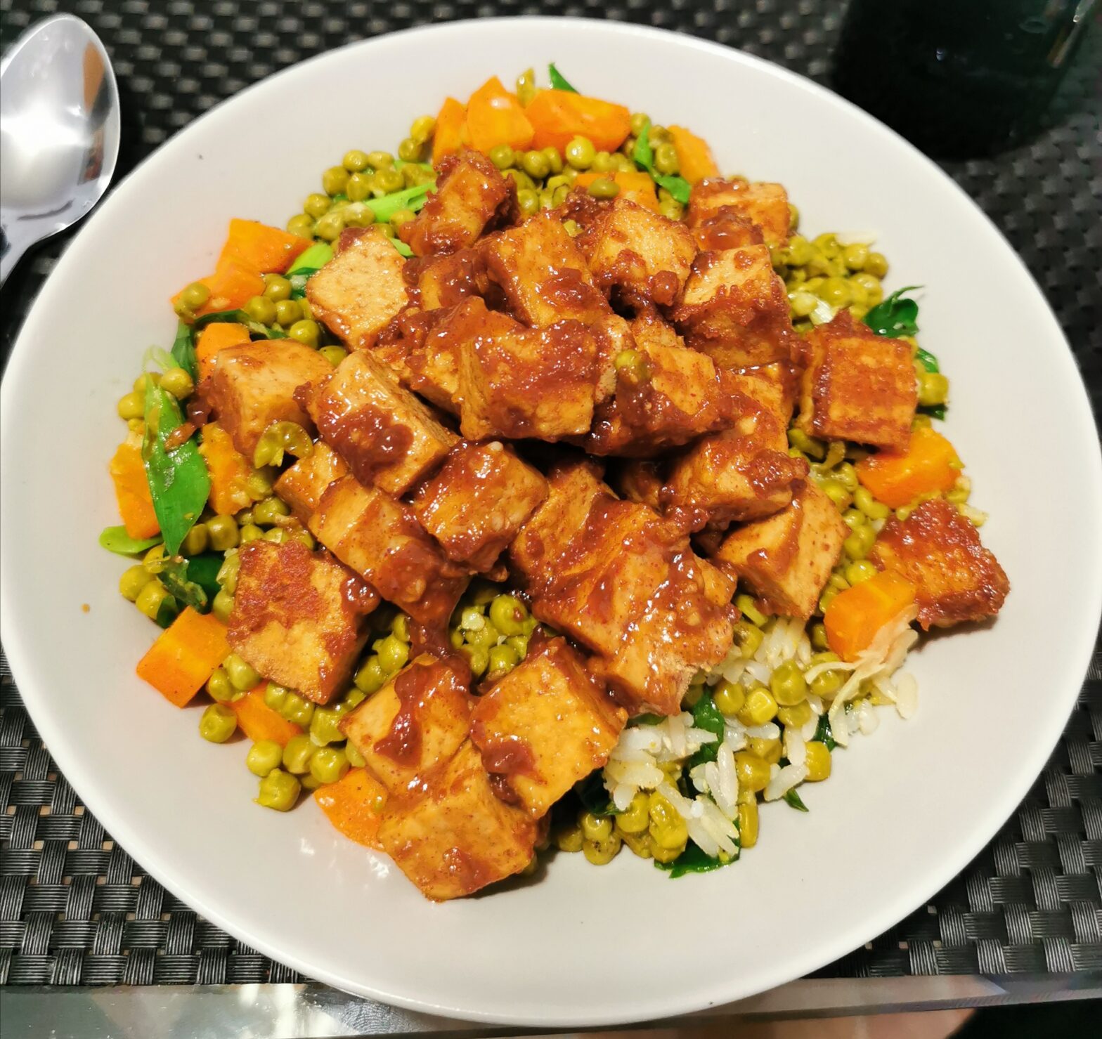 Bratreis mit Tofu